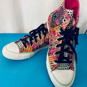 Converse Bright Patch Hearts zigzag chevron hi top
